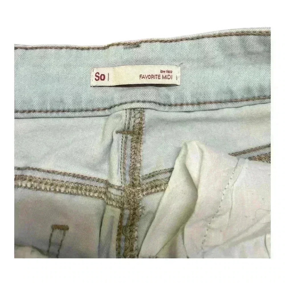 SO junior distressed denim shorts size 9 - Picture 5 of 9